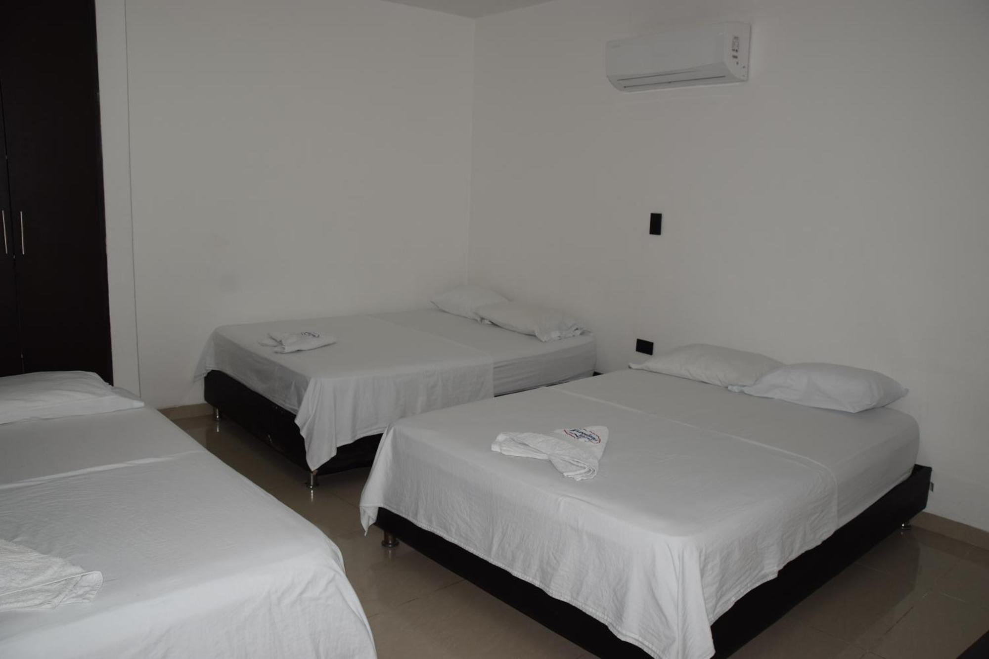Hotel Barcelona Монтерия Экстерьер фото